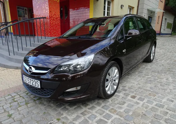 opel Opel Astra cena 35900 przebieg: 151000, rok produkcji 2014 z Gliwice